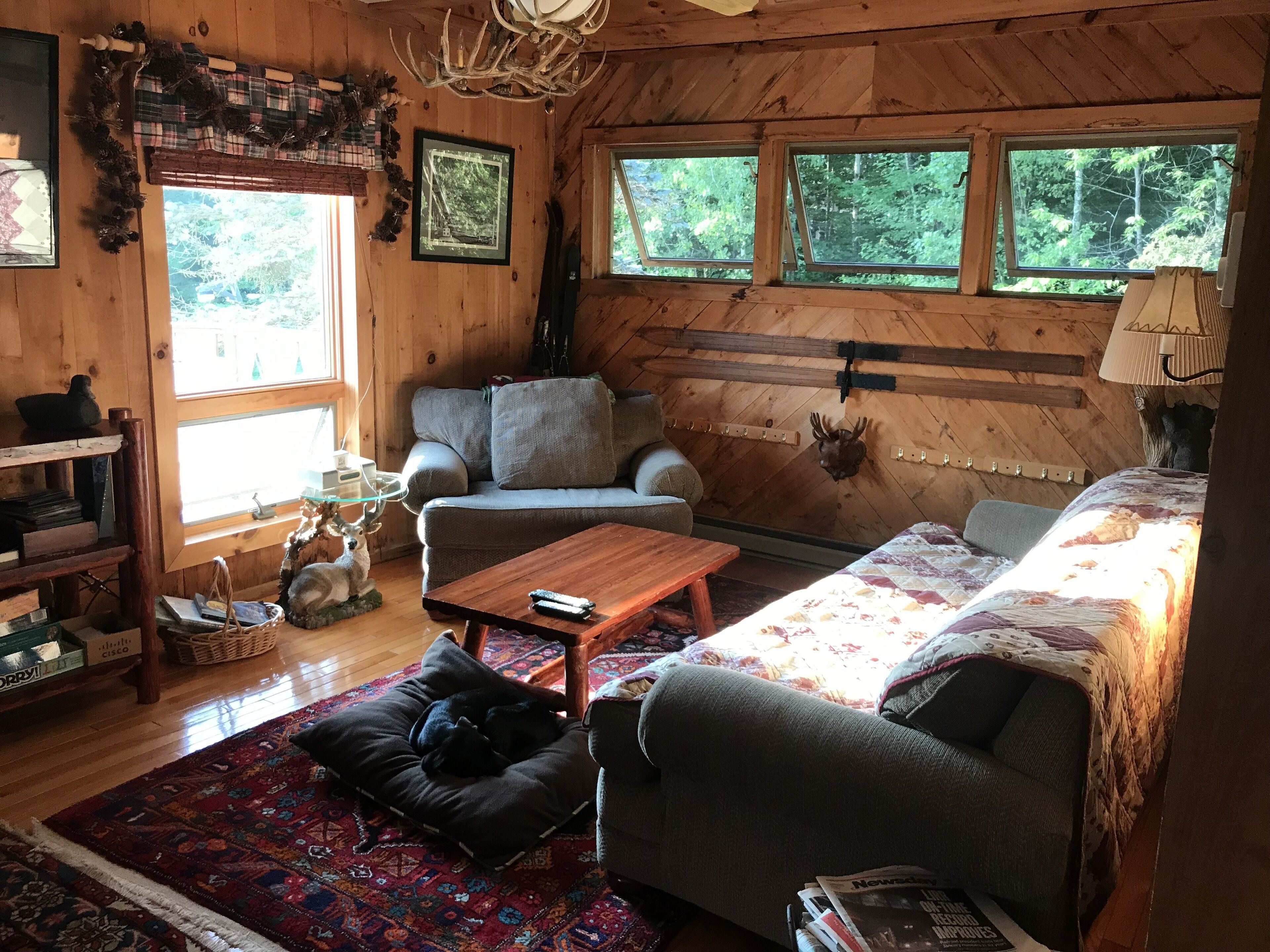 Hunter Hideaway 4BR Ski on Ski off Hunter Highlands Condo