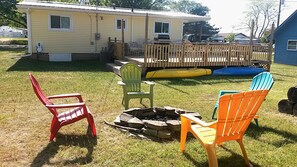 Terrace/patio - Get away from it all and relax with a view of Lake Huron in Downtown Port Austin (Port Austin)