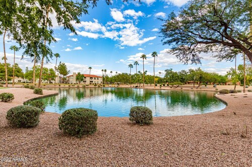 BEAUTIFUL LAKE FRONT CONDO VIEW  - Mesa, AZ - 3 Bedrooms - 2 Baths - (Sleeps 6)