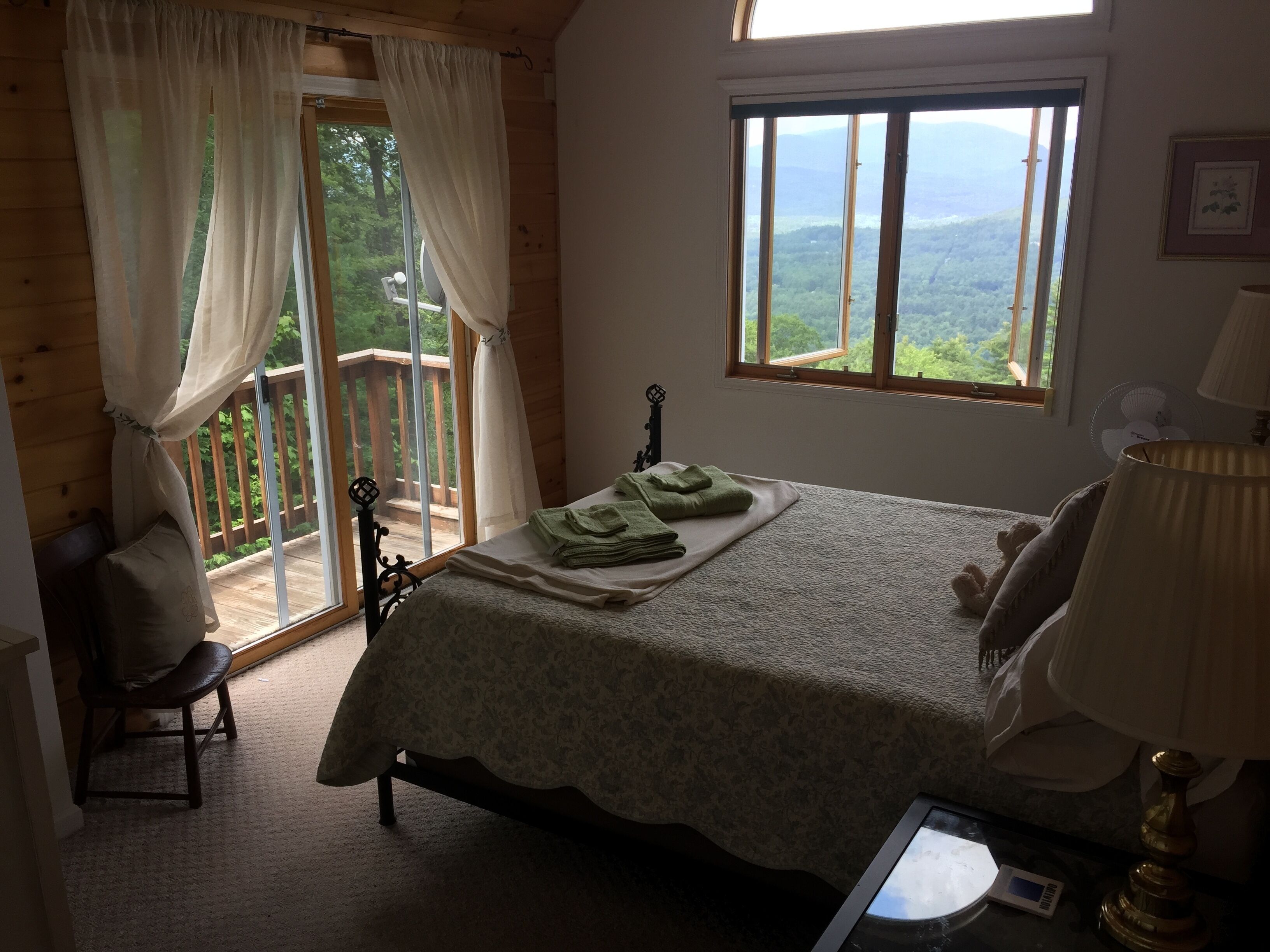 Fabulous, panoramic views from 3 levels in lovely home! Access pools/Rec ctr