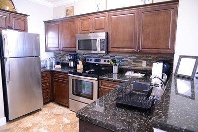 Luxury 3BR/3BA Cottage with the Best Sunset Views in the Florida Keys!