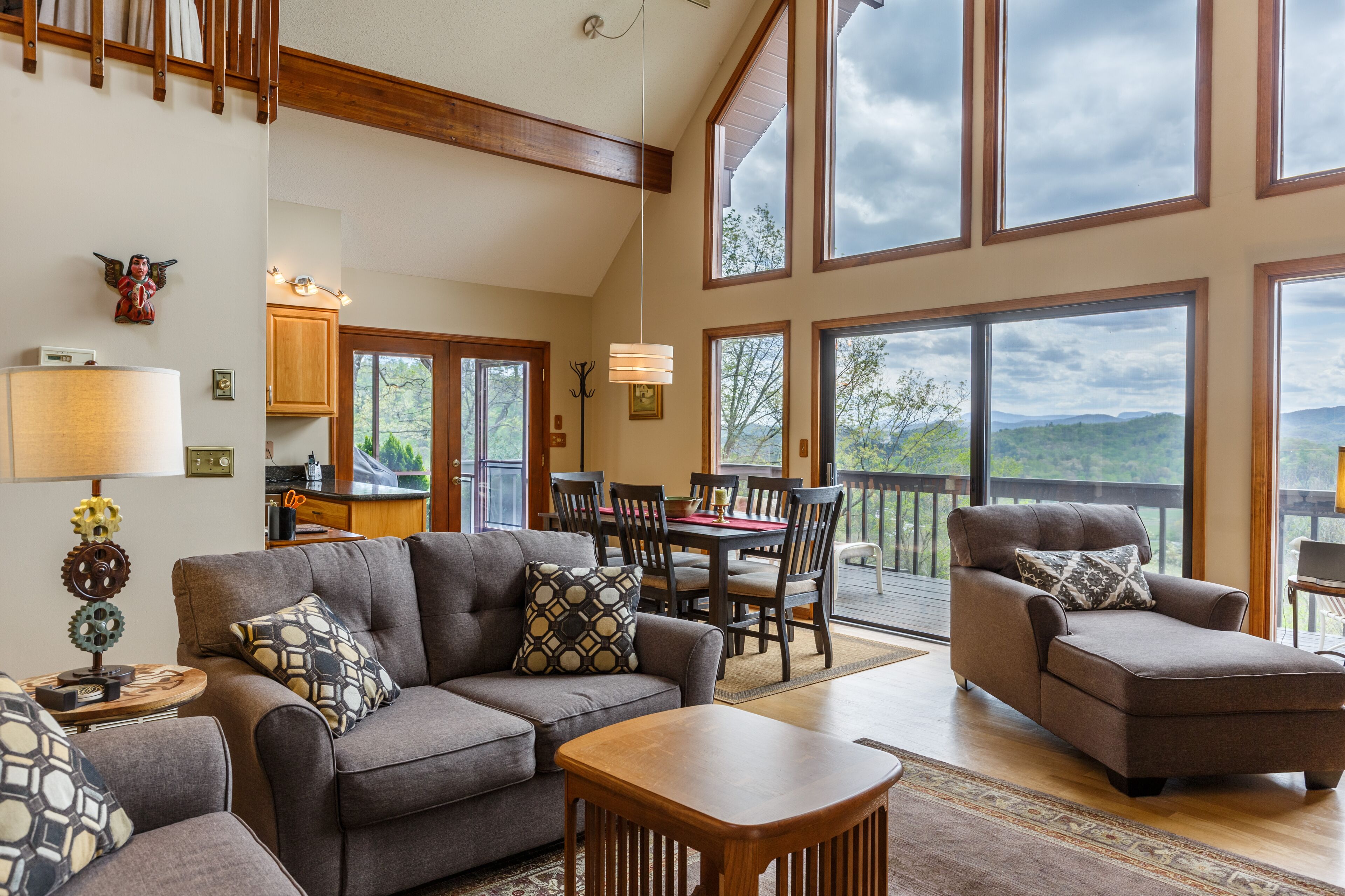 Stunning View  • Upscale Home • 5 Minutes to  Brevard
Special Rates for Winter