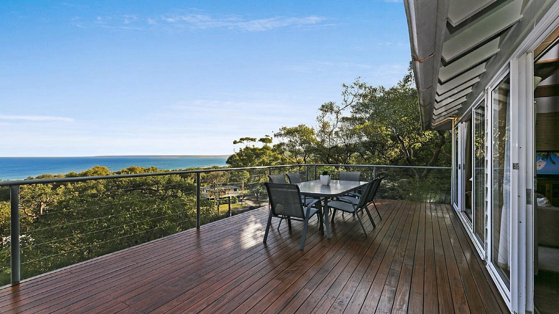 Bombora at Killcare - Elevated Home with Panoramic Ocean Views