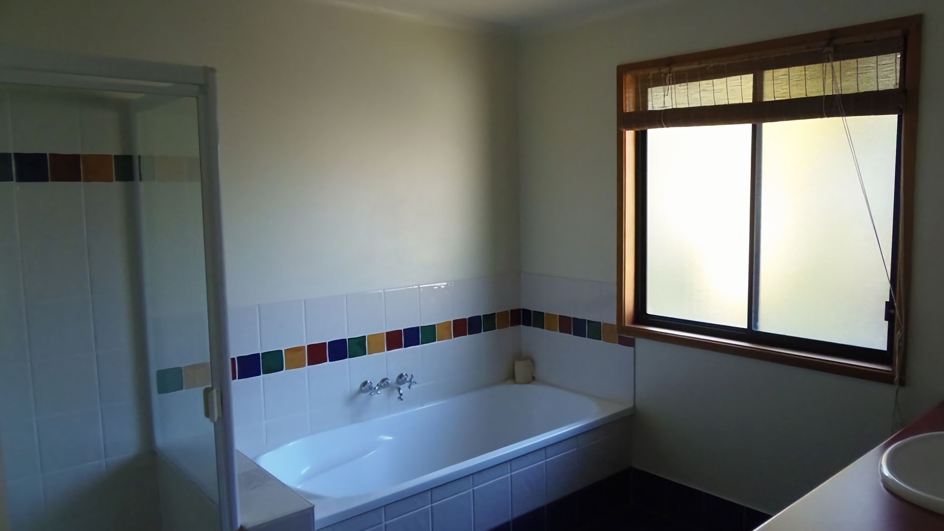 Kurrawah - Rainbow Beach. Modern Coastal Decor. Walk to beach and main street — image 14