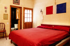 4 habitaciones, escritorio, tabla de planchar con plancha y wifi gratis 