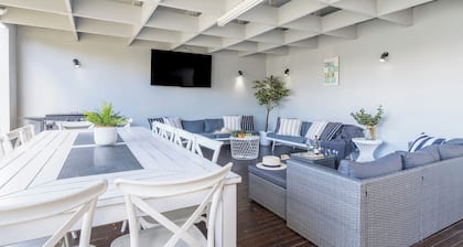 Beauty & the Beach - 4pm check out Sundays*