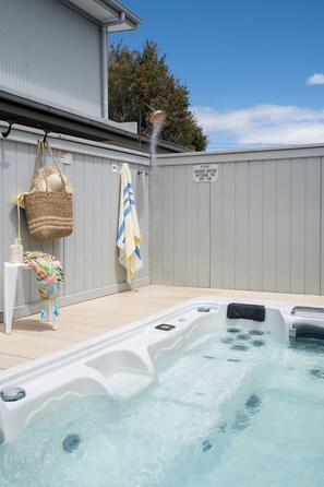 Bain à remous extérieur