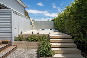 Tina de hidromasaje al aire libre