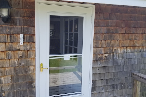 Upstairs entry