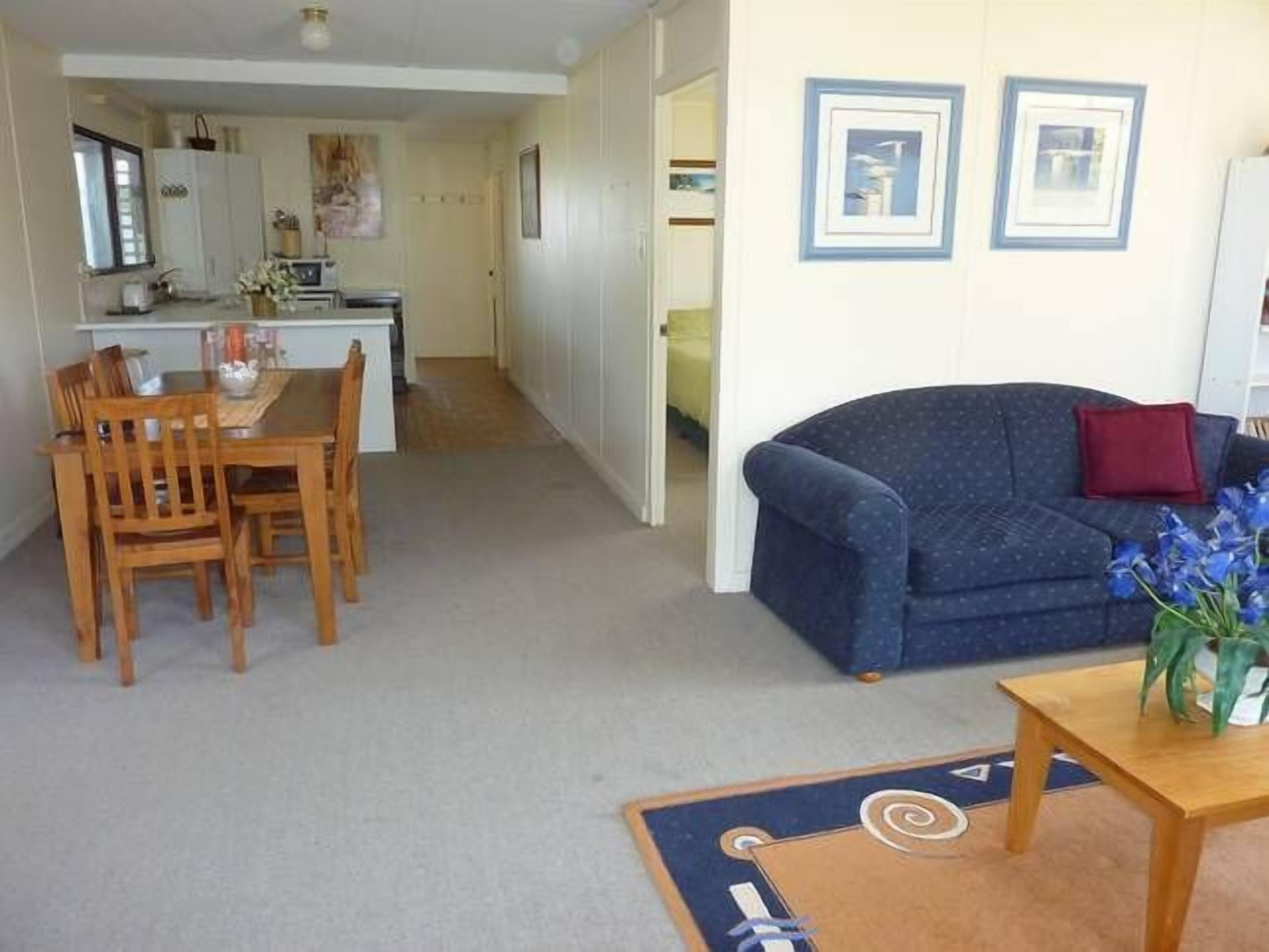 Marion Bay Beach Cottage — image 5