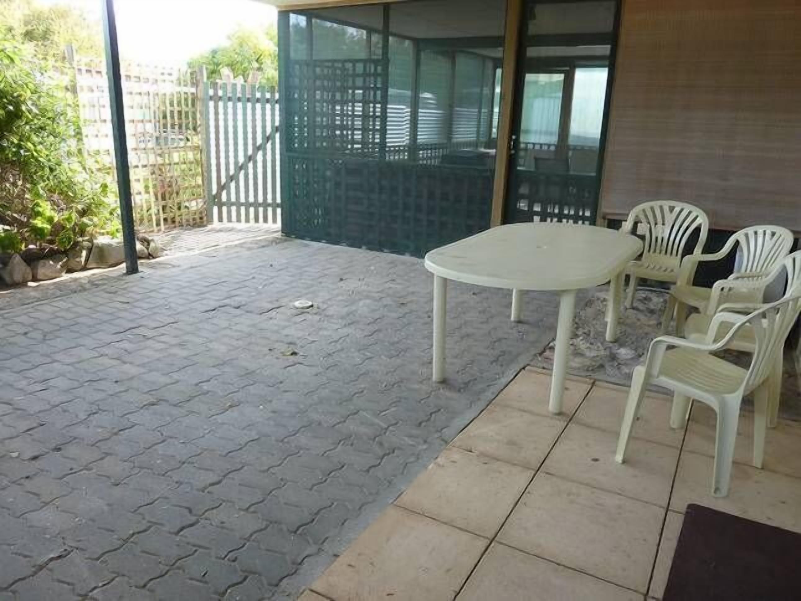 Marion Bay Beach Cottage — image 9