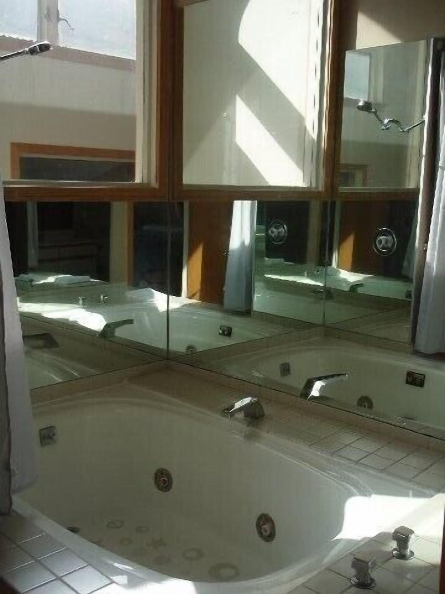 "SPRING/SUMMER SPECIAL"..THE WOODS RESORT & SPA"-DELUXE TOWNHOME--