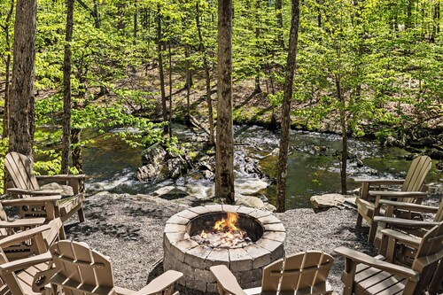 Streamfront, Moderne 4000 sf, Sauna, Wi-Fi, A / C. 