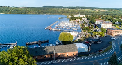 Sail Away Alquiler de vacaciones - pie de las atracciones en Watkins Glen