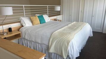 1 habitación, tabla de planchar con plancha, wifi gratis y ropa de cama