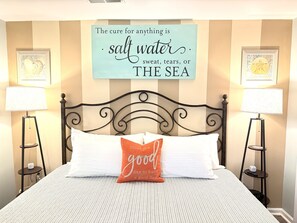 1 bedroom, iron/ironing board, travel crib, free WiFi - #109 Heart of IOP 1st Fl Studio 4 Min Walk 2 Beach (Isle of Palms)