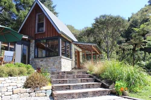 Idyllic river side retreat