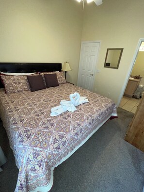 4 bedrooms, in-room safe, desk, iron/ironing board