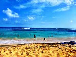Beach nearby, sun-loungers, beach towels