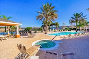 Piscina externa, piscina aquecida