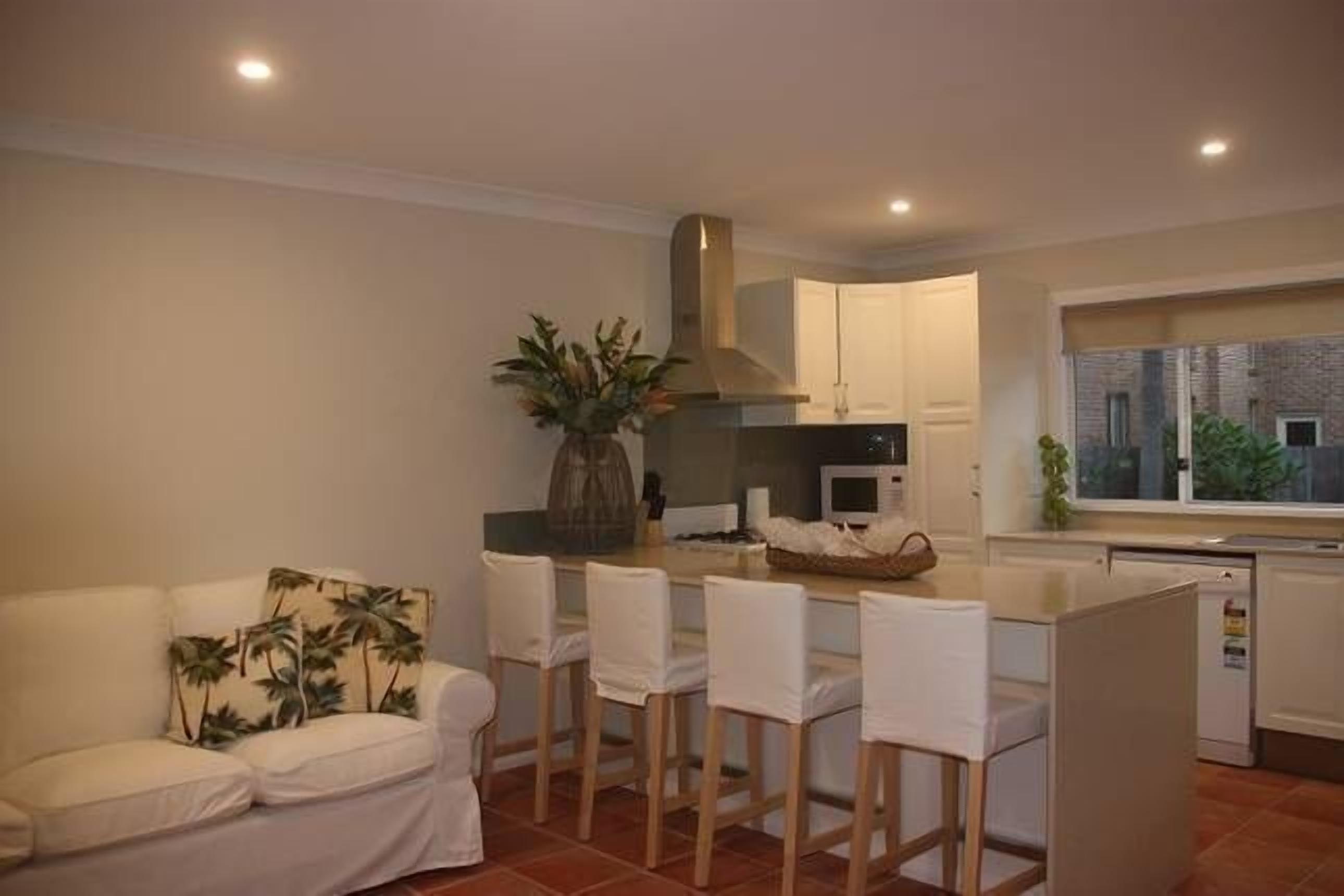 The Love Shack Iluka Road Palm Beach — image 7