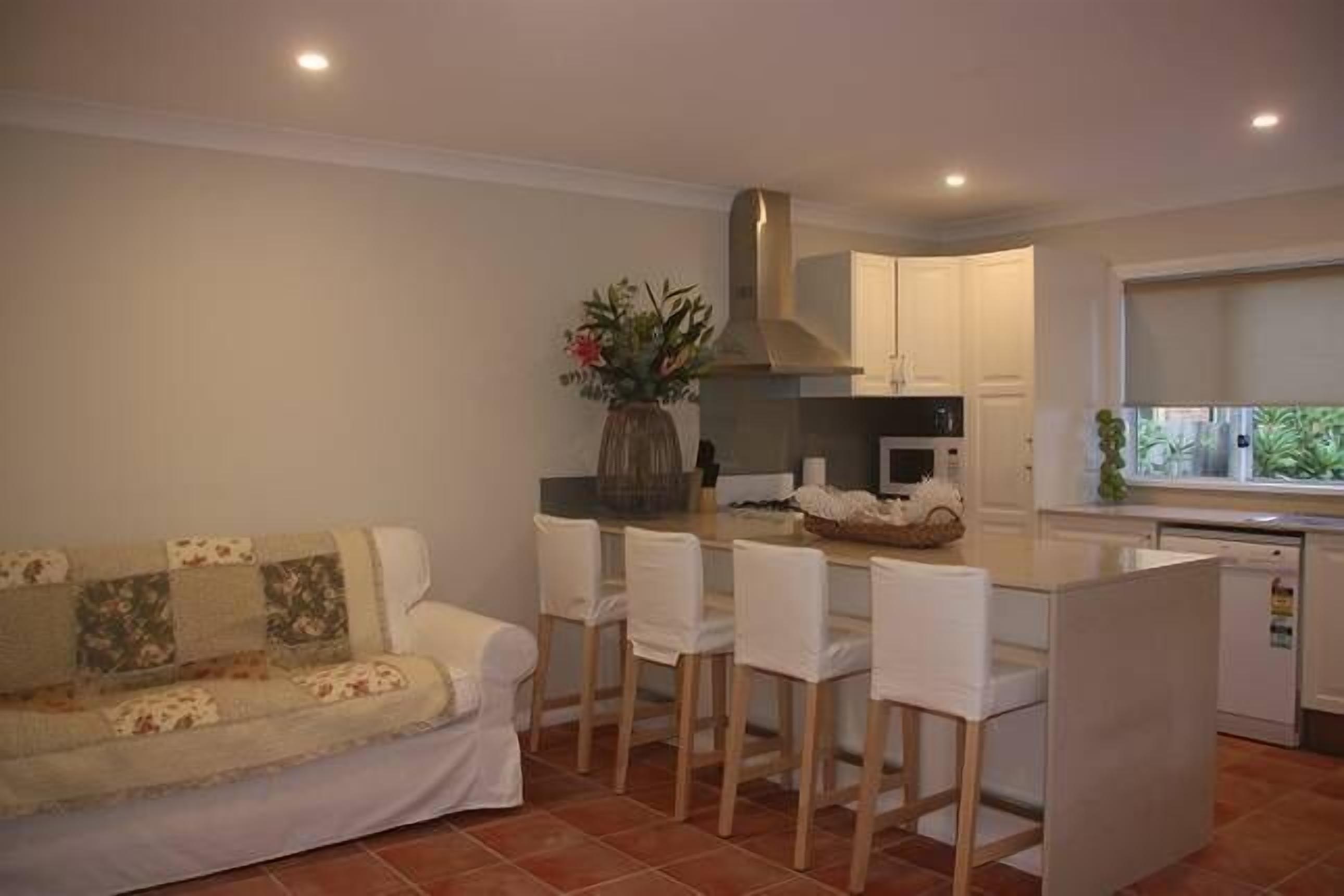 The Love Shack Iluka Road Palm Beach — image 14