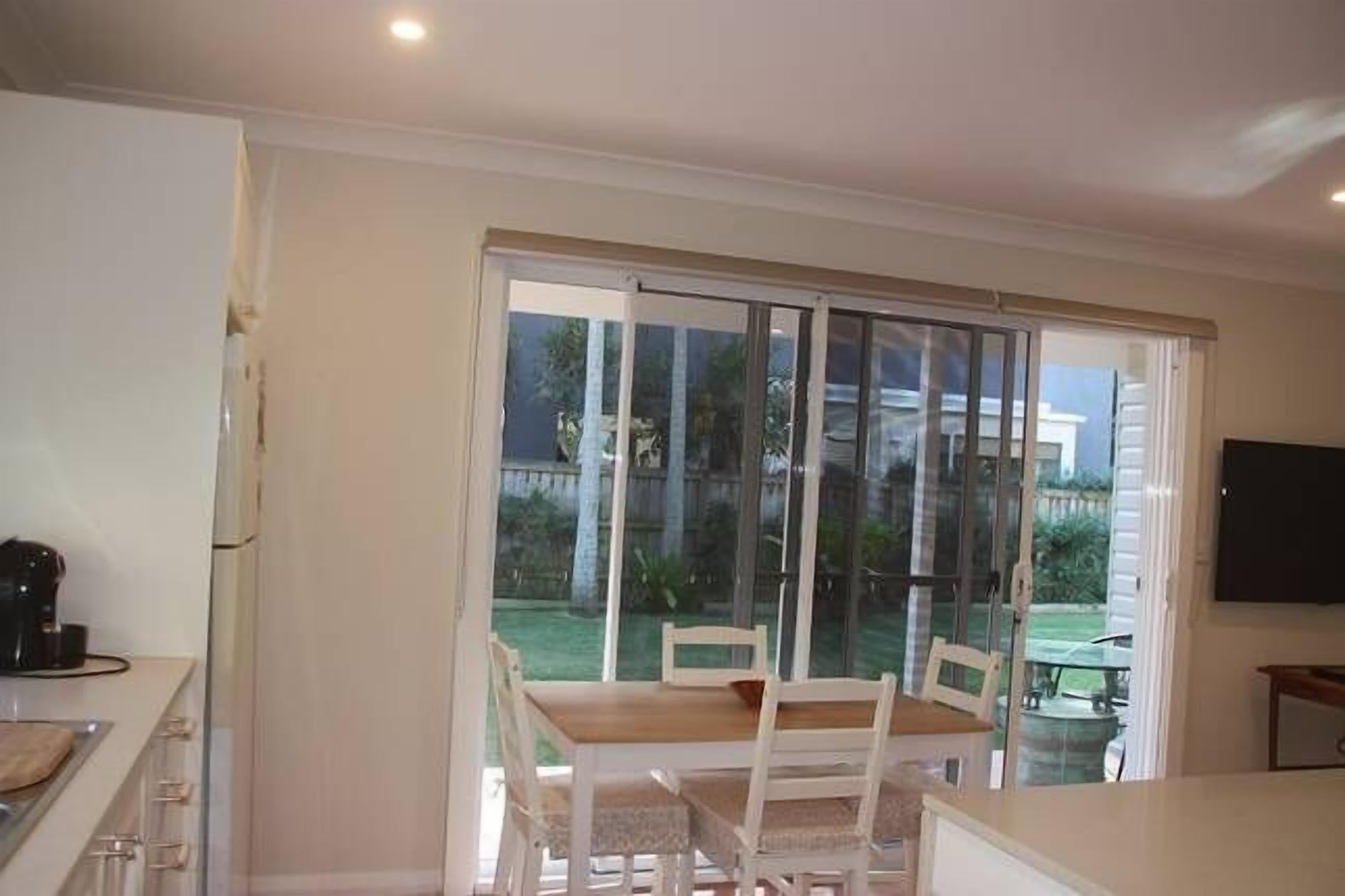 The Love Shack Iluka Road Palm Beach — image 2