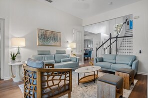 Smart TV, reproductor de DVD, libros y videoteca 