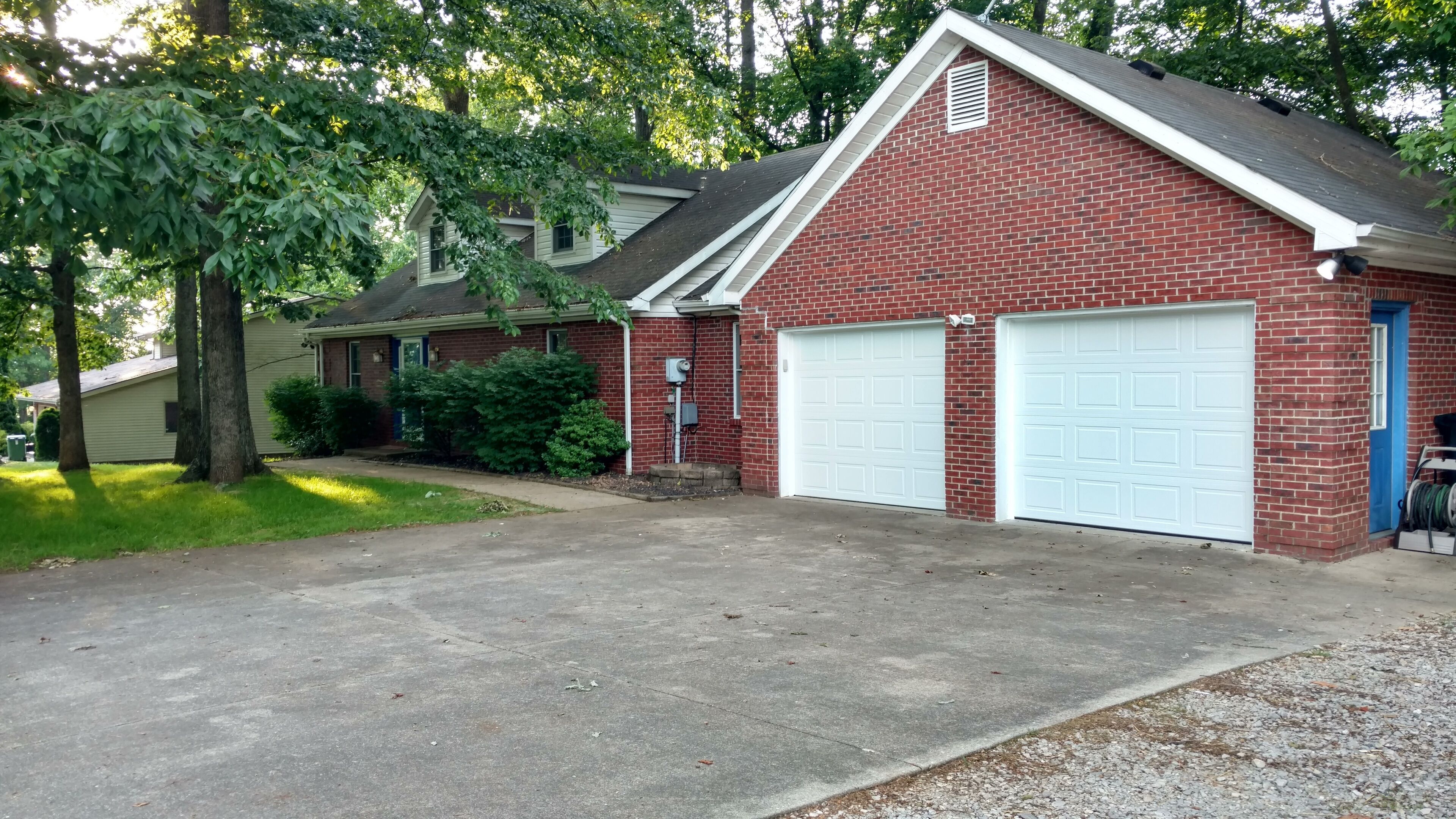 9 Bdrm/Wooded Area/Large Decks/Lake Cumberland/Somerset Area