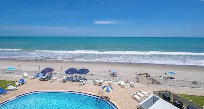 Top Floor Oceanfront 2BR w/ Balcony at Paradise Beach Club, Unit 447