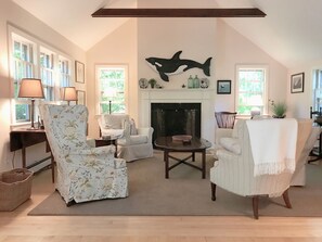 TV, DVD player, books, stereo