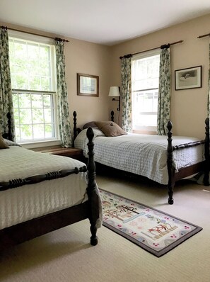 4 bedrooms, desk, iron/ironing board, free WiFi