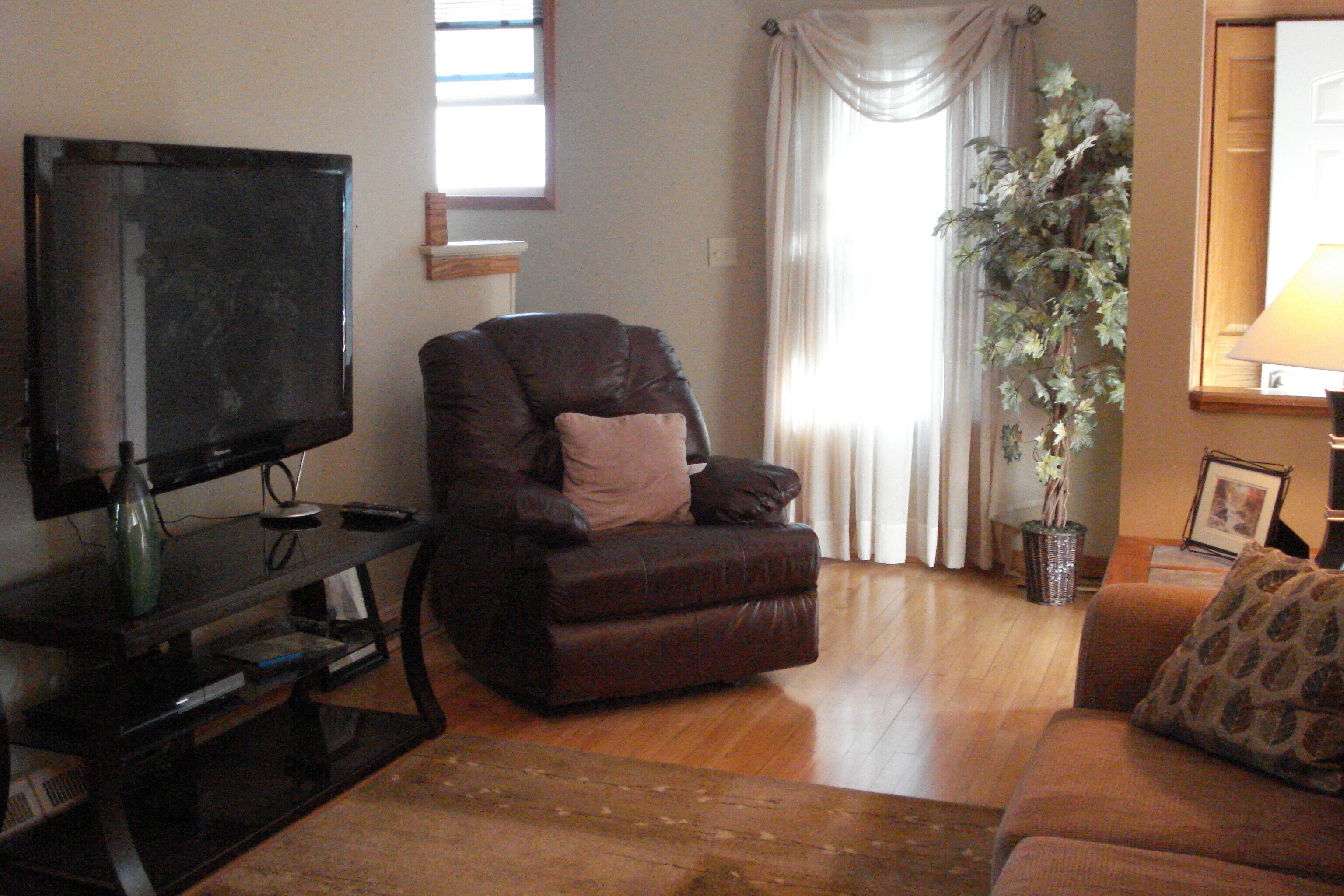 Beautifully Decorated Home near Spirit Mt., Hiking Trails and the Munger Trail