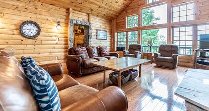 Luxurious Log Cabin in Woods on Keuka Lake w Prvt Dock & Lake Front