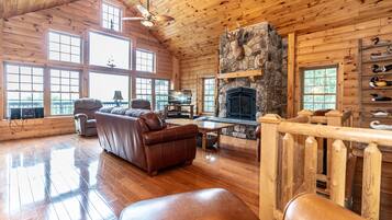 Smart TV, fireplace, DVD player, books
