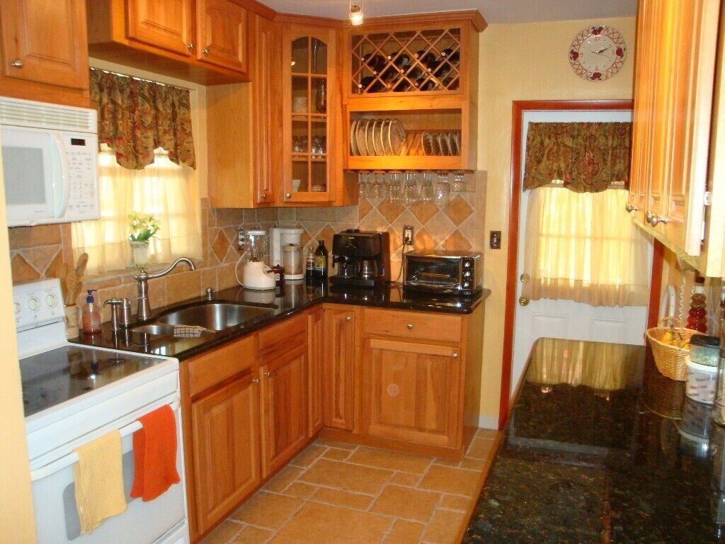 Beautiful Tropical Pool Home with Your Own Private Water Park and Pavillion