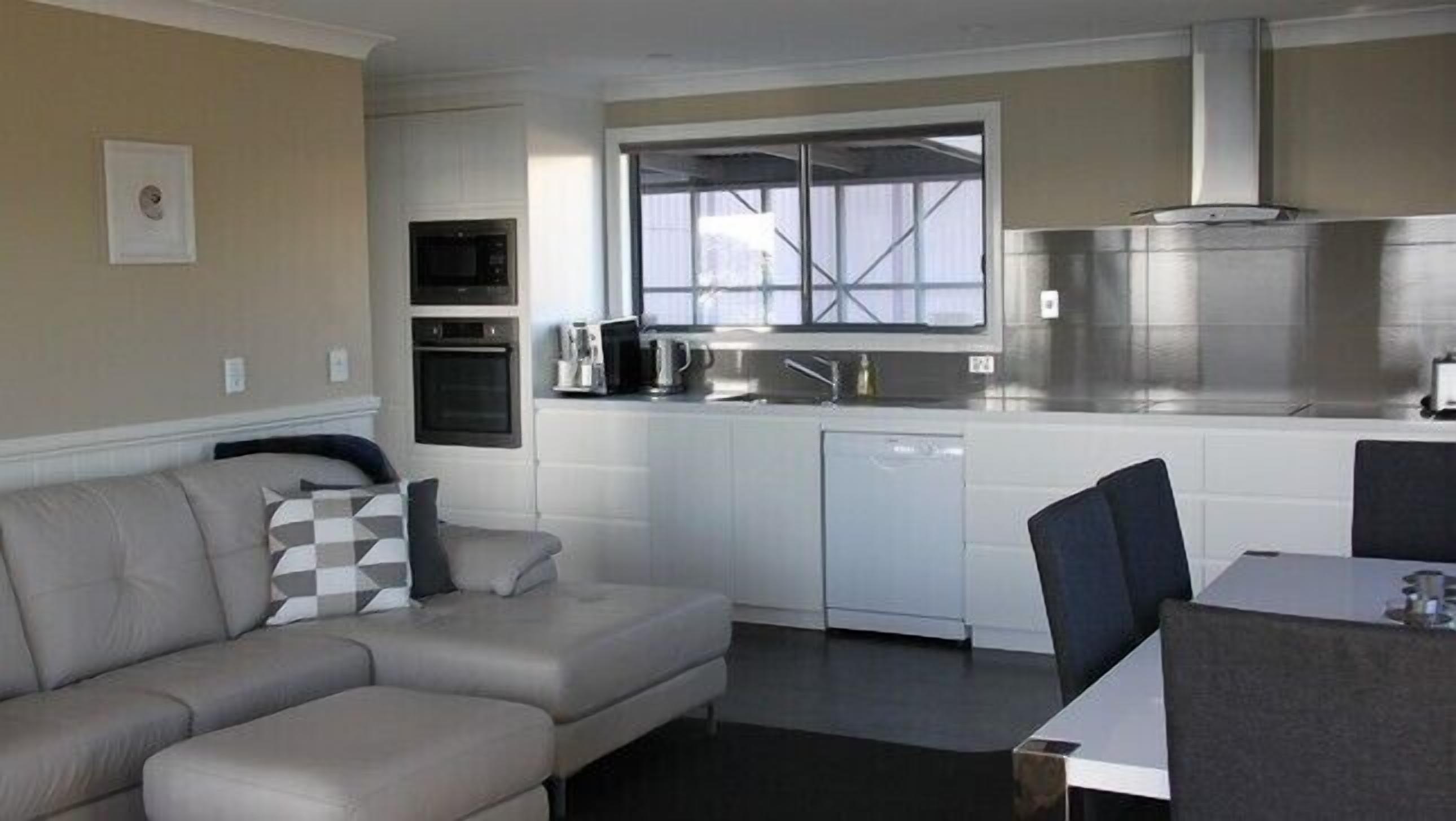 SEA EAGLE COTTAGE Bay of Fires PEOPLES CHOICE TAS — image 3