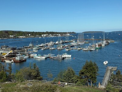 Stay at Midships for a one of a kind oceanside view!