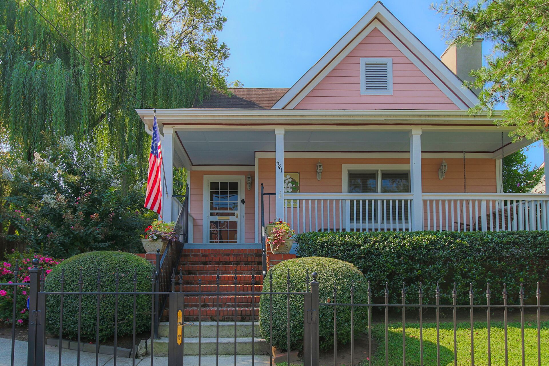 Walkable Beltline Bungalow Wheelchair Access in O4W Inman Park Downtown