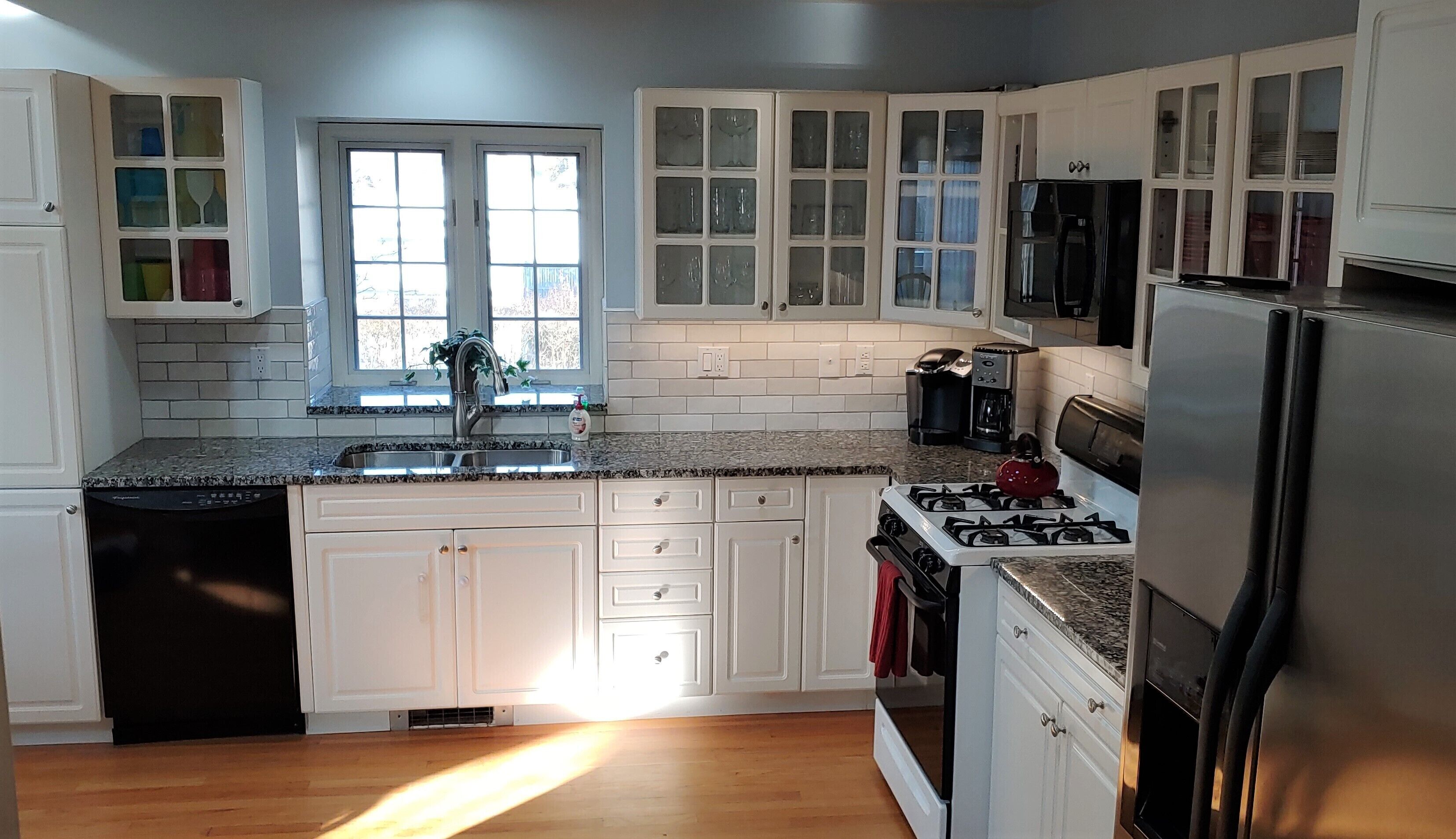 5BD 3BA Open Layout, Walk to beach, close to town, 2 master suites