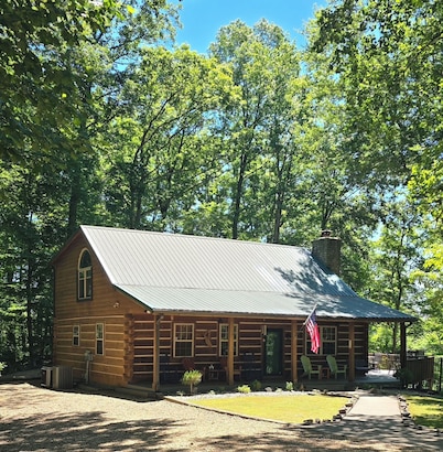 Lake Cumberland custom log cabin home on 32 wooded acres