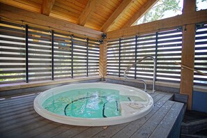Tina de hidromasaje interior