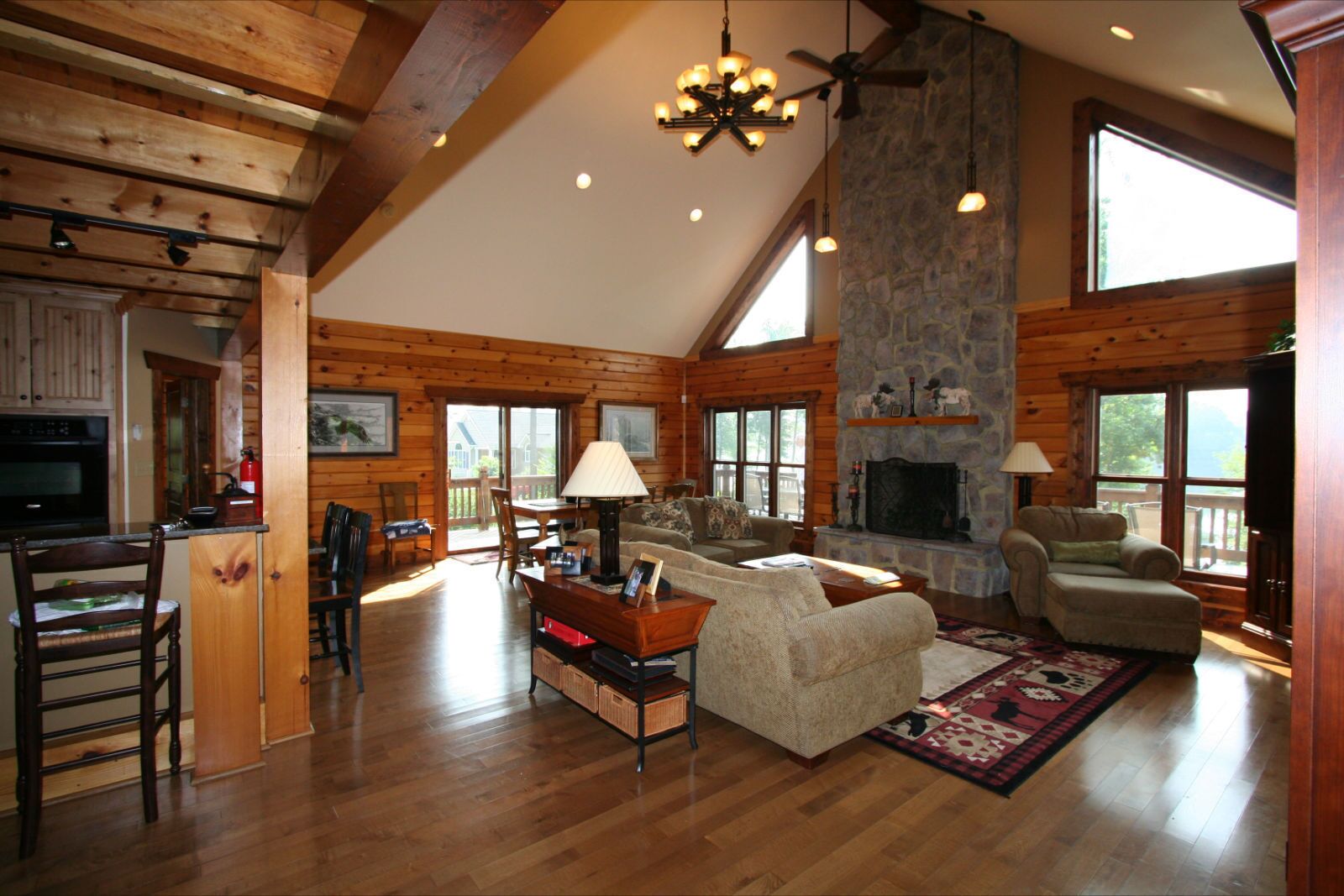 Family Christmas get away! 2 Master Bedrms, 150mbps, Linens & Towels Included