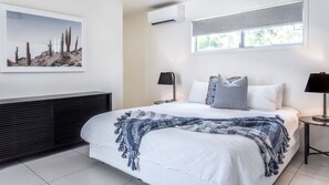 4 bedrooms, desk, iron/ironing board, Internet