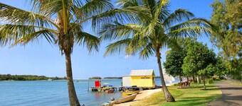 Noosaville Hideaway - Heated Pool, Walk to River & Restaurants, Pet Friendly