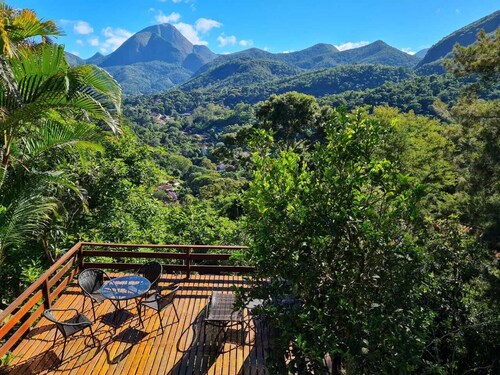 Cozy house, beautiful view, ideal for families and couples. OI FIBER INTERNET.