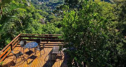 Cozy house, beautiful view, ideal for families and couples. OI FIBER INTERNET.