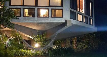 Cozy house, beautiful view, ideal for families and couples. OI FIBER INTERNET.