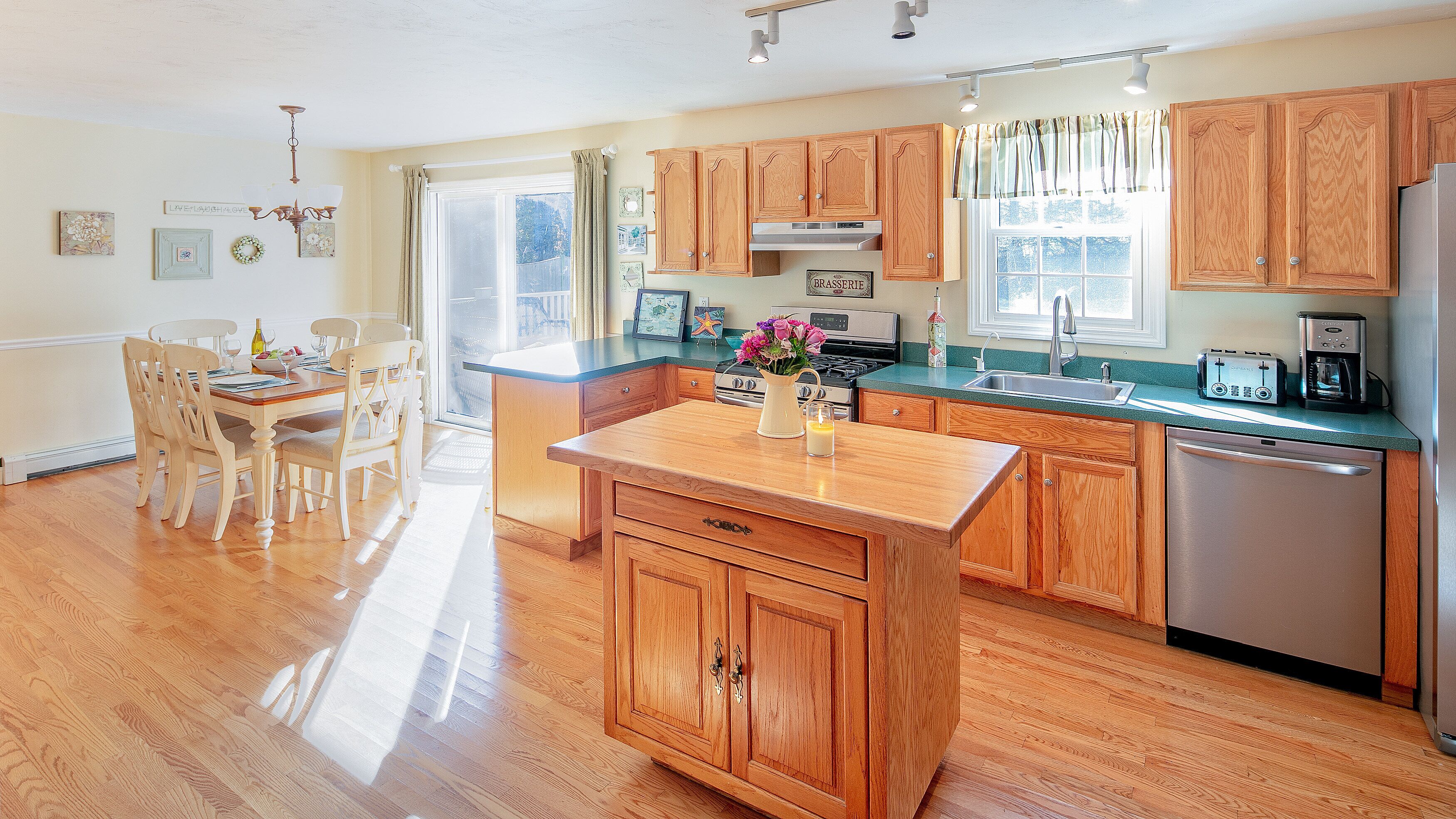 Sunny Cape w/Private Pool, Steps to Association Lake