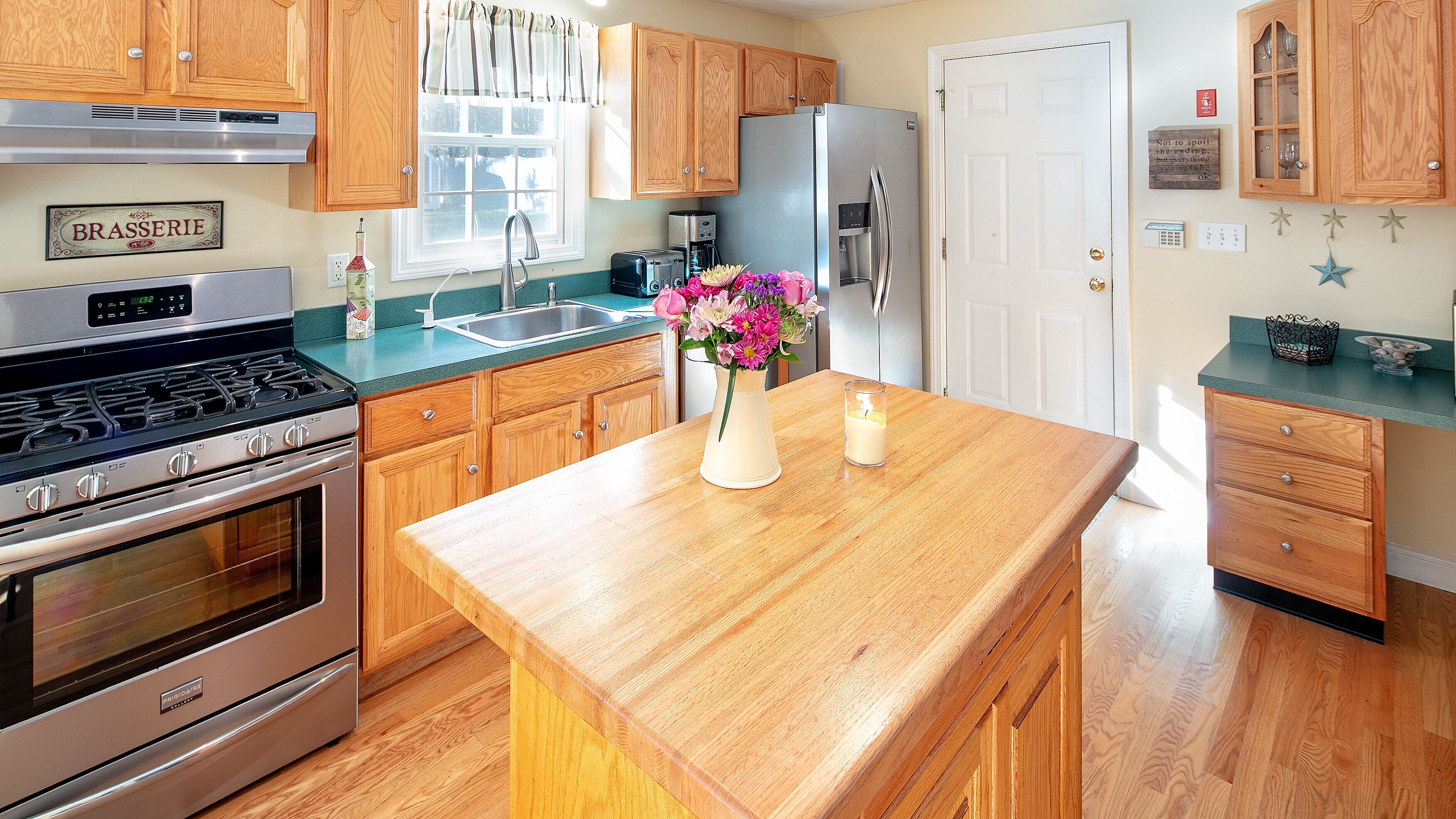 Sunny Cape w/Private Pool, Steps to Association Lake